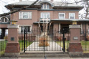 Prairie architecture in Oak Park, IL - Ashley Smith House- Gate - 630 Euclid Avenue 