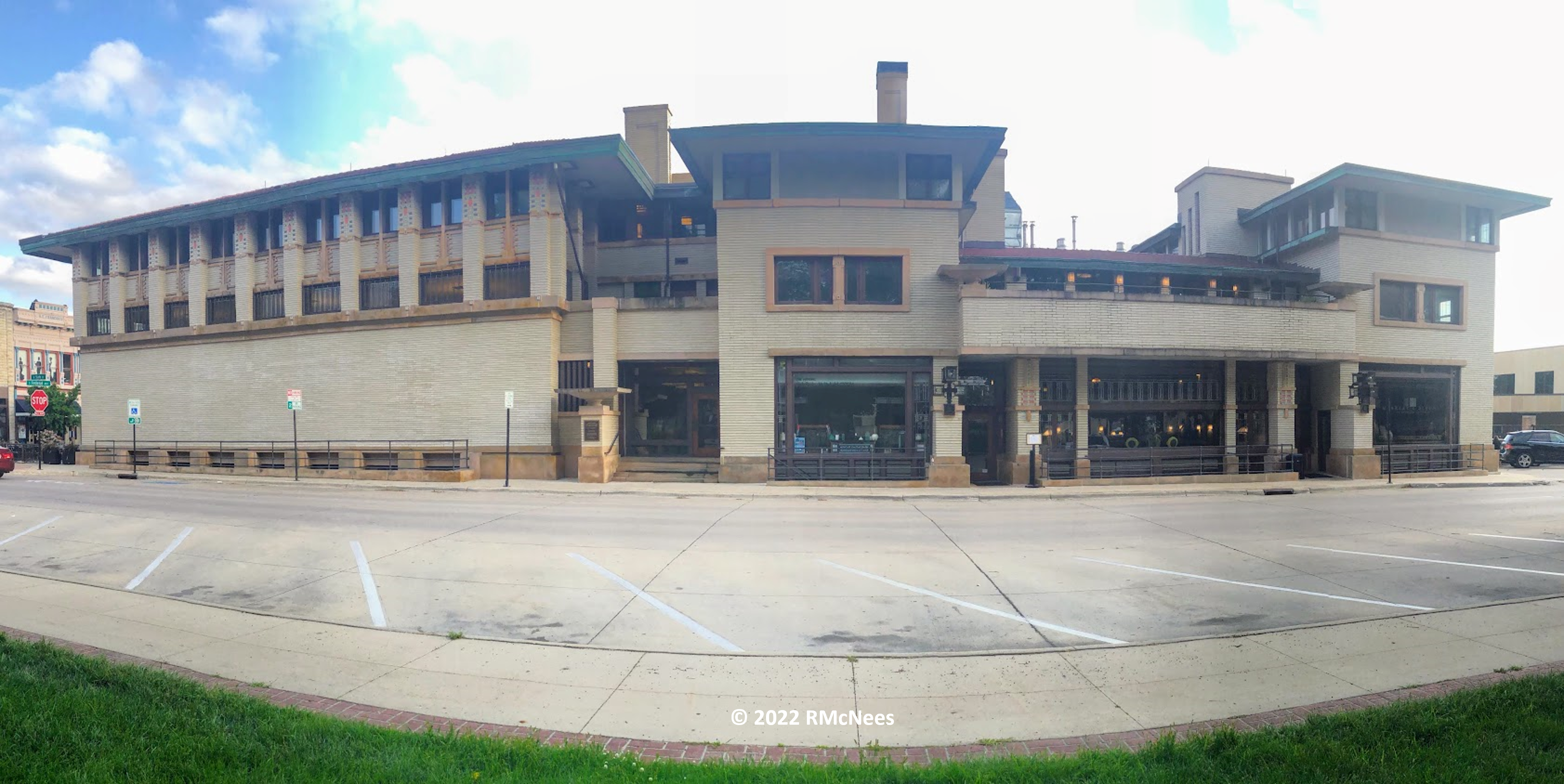 Frank Lloyd Wright Historic Park Inn Mason City, Iowa (IMG_5674)