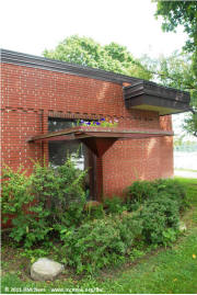 Prairie architecture in Lake Geneva, WI - Lake Geneva public library