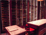 NoMi Chicago - Showcase Cellar